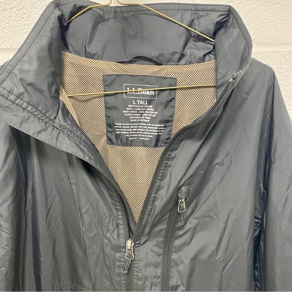 L.L. Bean Large Tall black Rainjacket - Picture 2 of 7